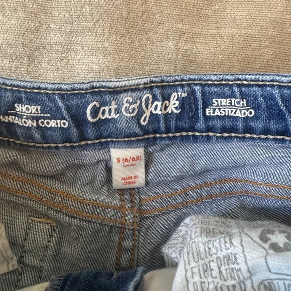 Cat & Jack Girls Denim Shorts American Flag Print Size 5 (6/6X) Distressed Hem - Picture 6 of 7